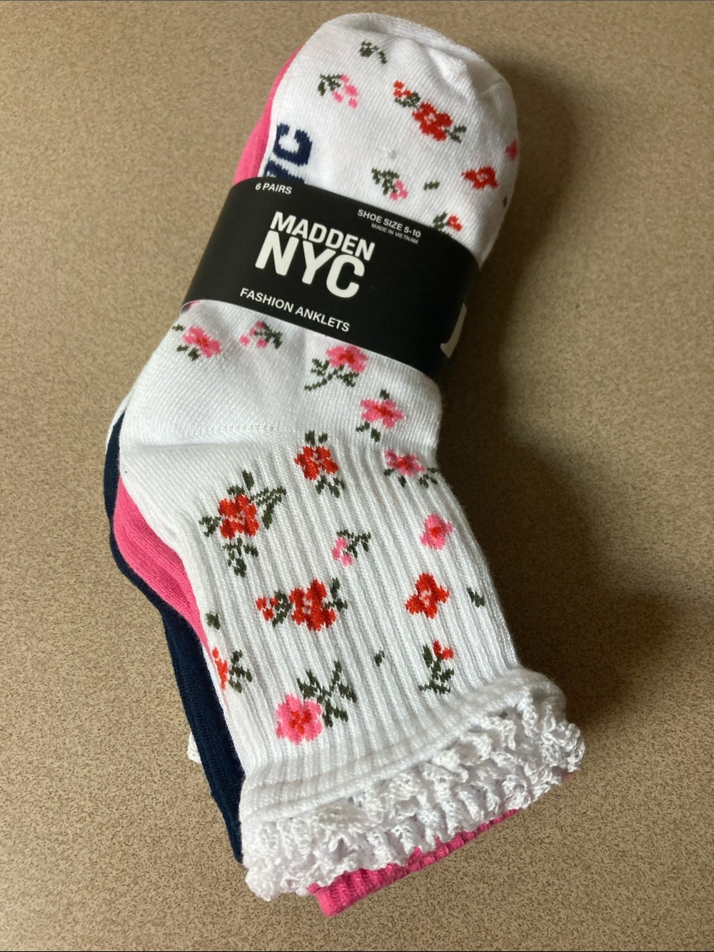 Madden NYC Women's White Floral Ankle Socks with Pink & Navy Accents